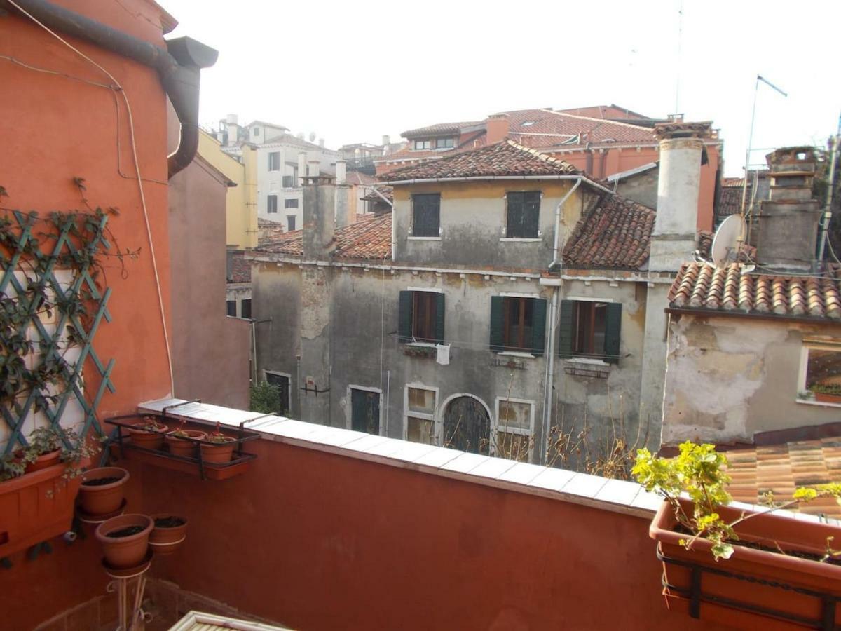 Ca' San Silvestro 2 Terrazze Nel Cuore Di Venezia Veneza Exterior foto
